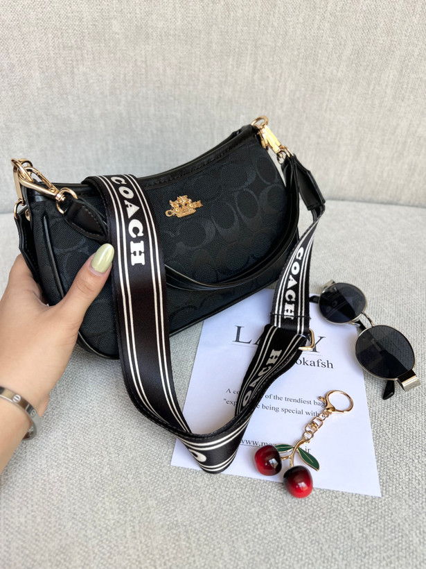 کیف کوچ دلارا همراه با چارم بگ